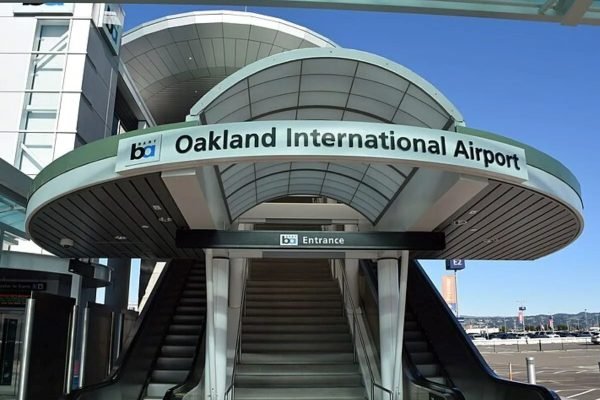 oakland-airport.jpg